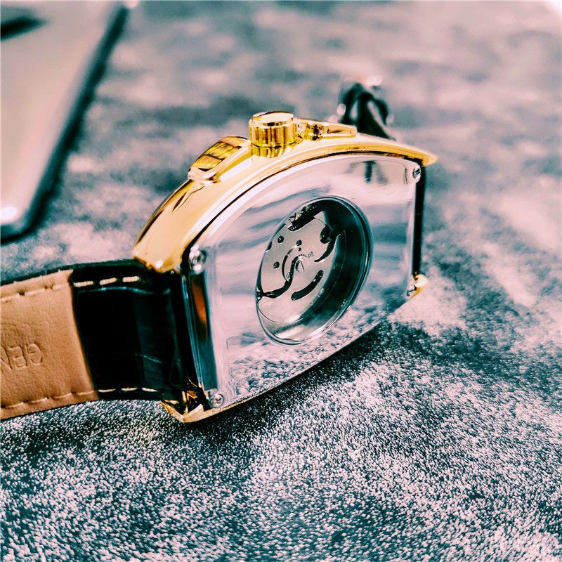 고급스러운 남성용 기계식 시계, 배럴형 스켈레톤 가죽  - Cartier Watch Santos 리뷰 및 가격